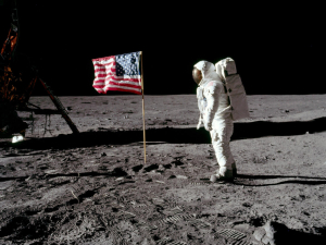 Buzz Aldrin trên Mặt Trăng – Neil Armstrong