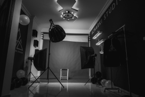 Setup studio chụp ảnh trong không gian kín